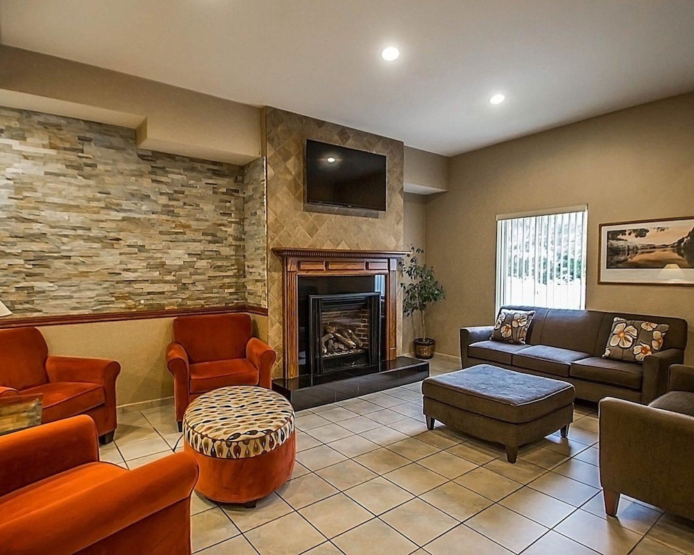 Quality Inn and Suites Fishkill South Near I-84 37/52