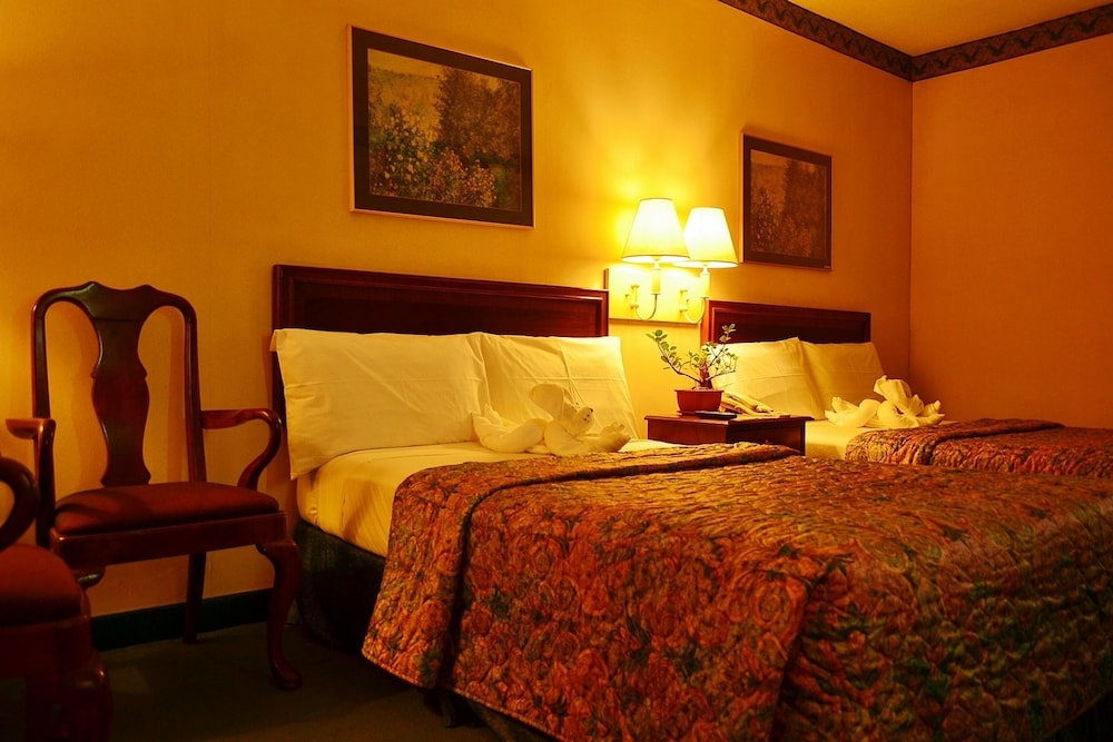 Days Hotel Batangas 12/36