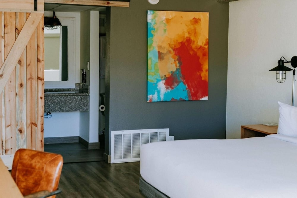 Room, 2 Queen Beds, Exterior Entrance