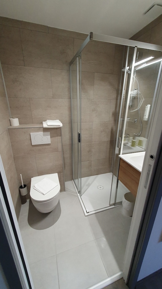 Logis Hotel Les Pasteliers 33/36