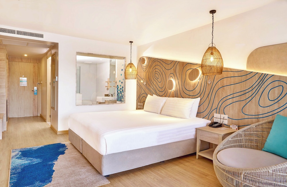 PREMIER, DELUXE, SEA VIEW, BALCONY