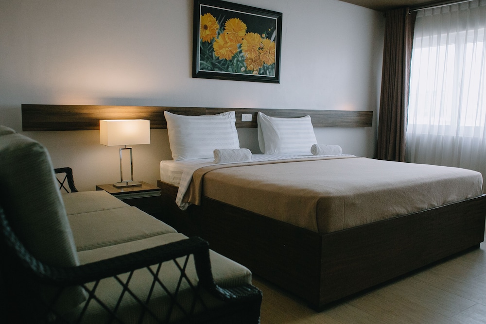 Leope Hotel 9/45