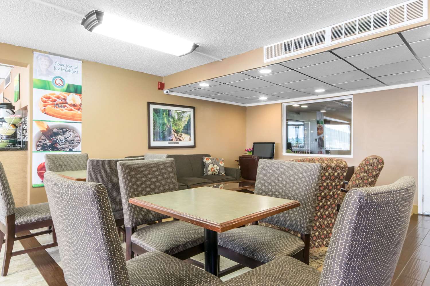 Quality Inn & Suites Horse Cave - Cave City 28/39