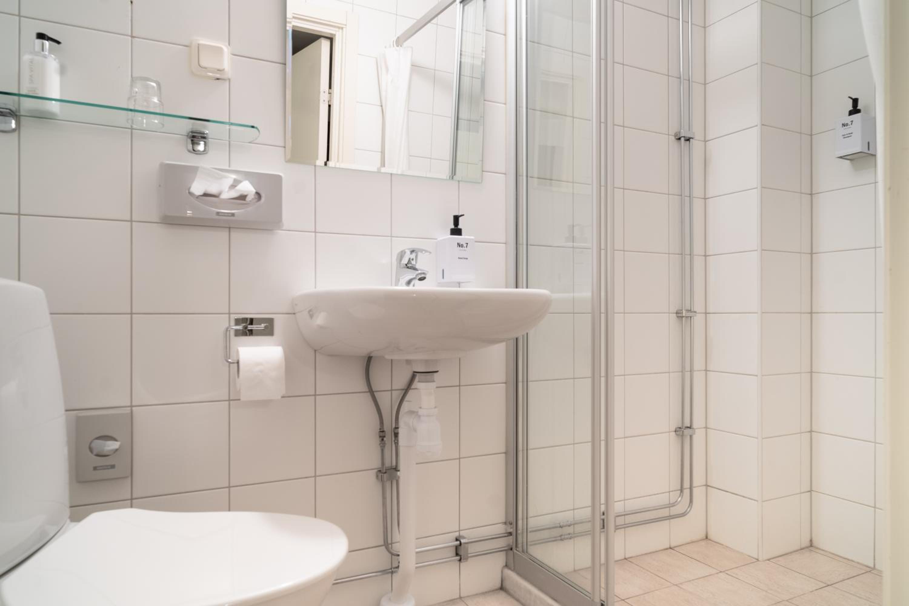 Compact, Shared Bathroom, No Window, Small، Injoy Premium Solna 4/4