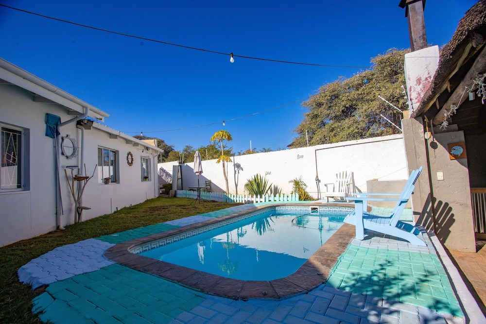 Kate's Nest Guesthouse 40/50