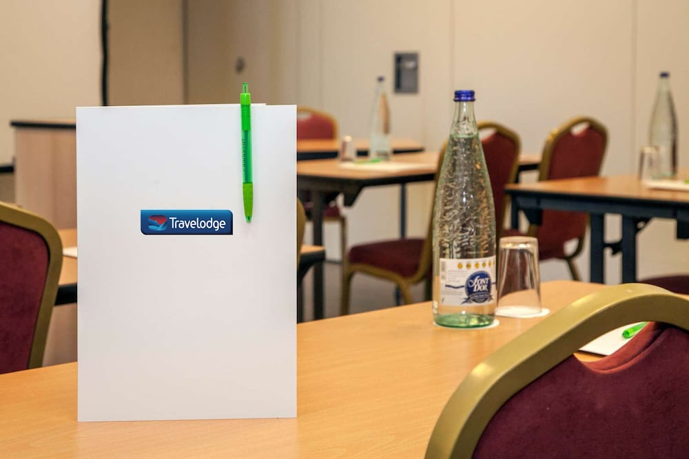 Travelodge BCN Cornella Fira 52/56