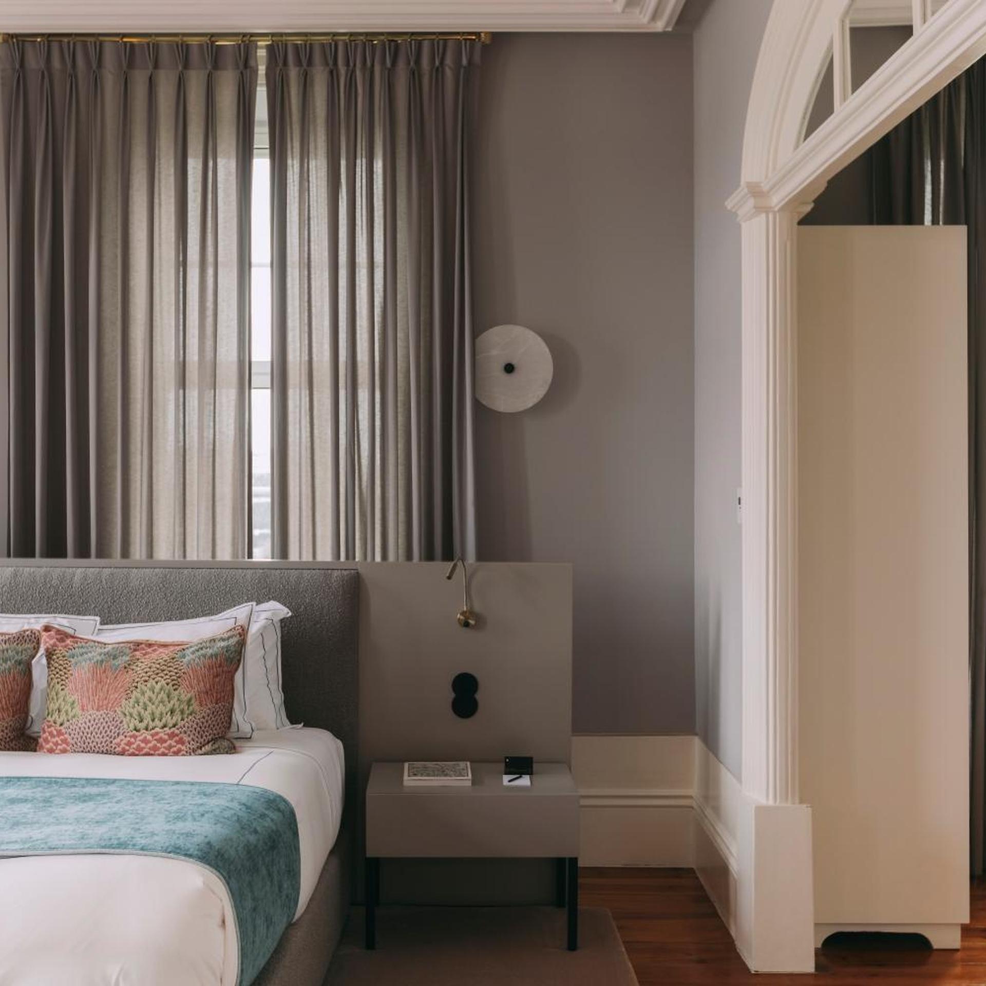 جناح ملكي بشرفة