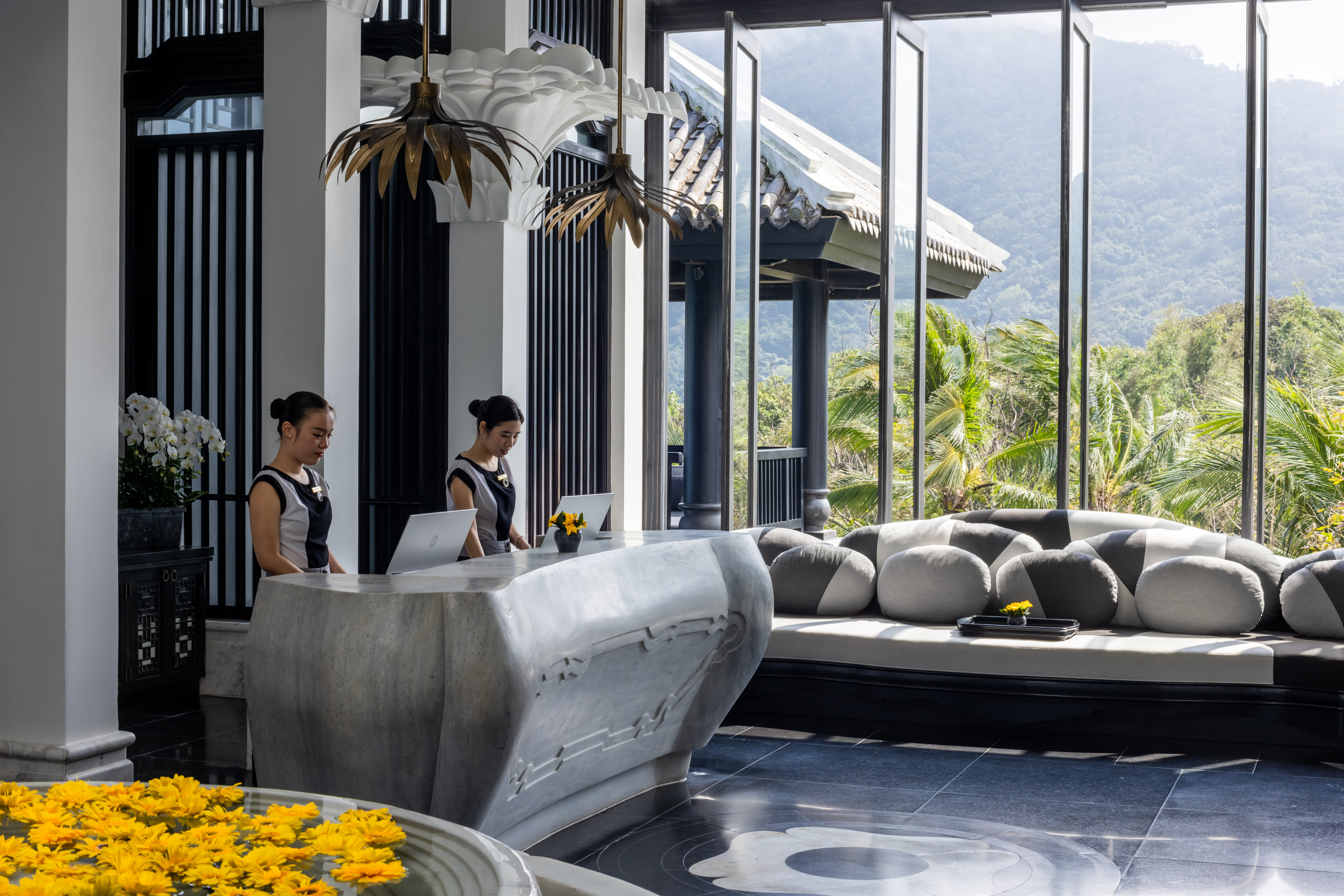 Intercontinental Danang Sun Peninsula Resort 23/50