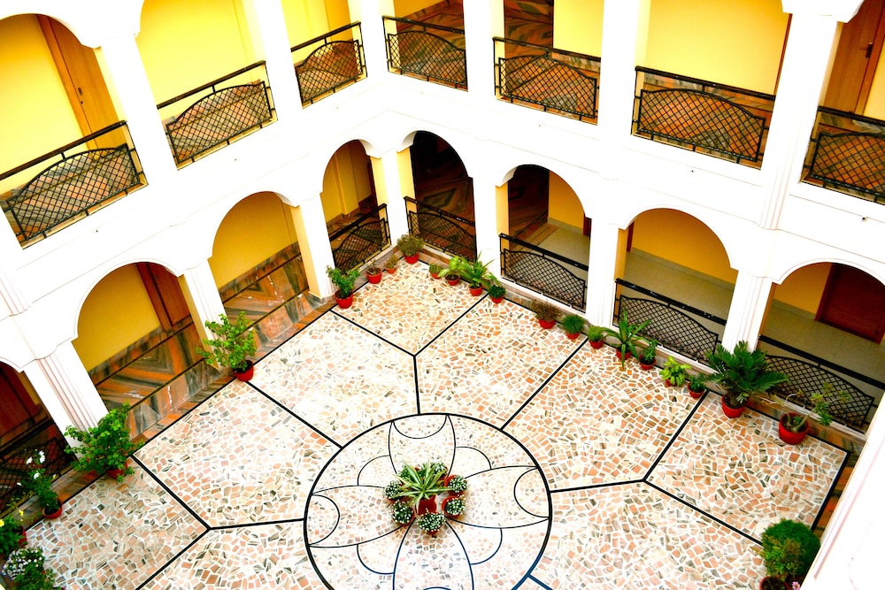 Hotel Buddha 5/50