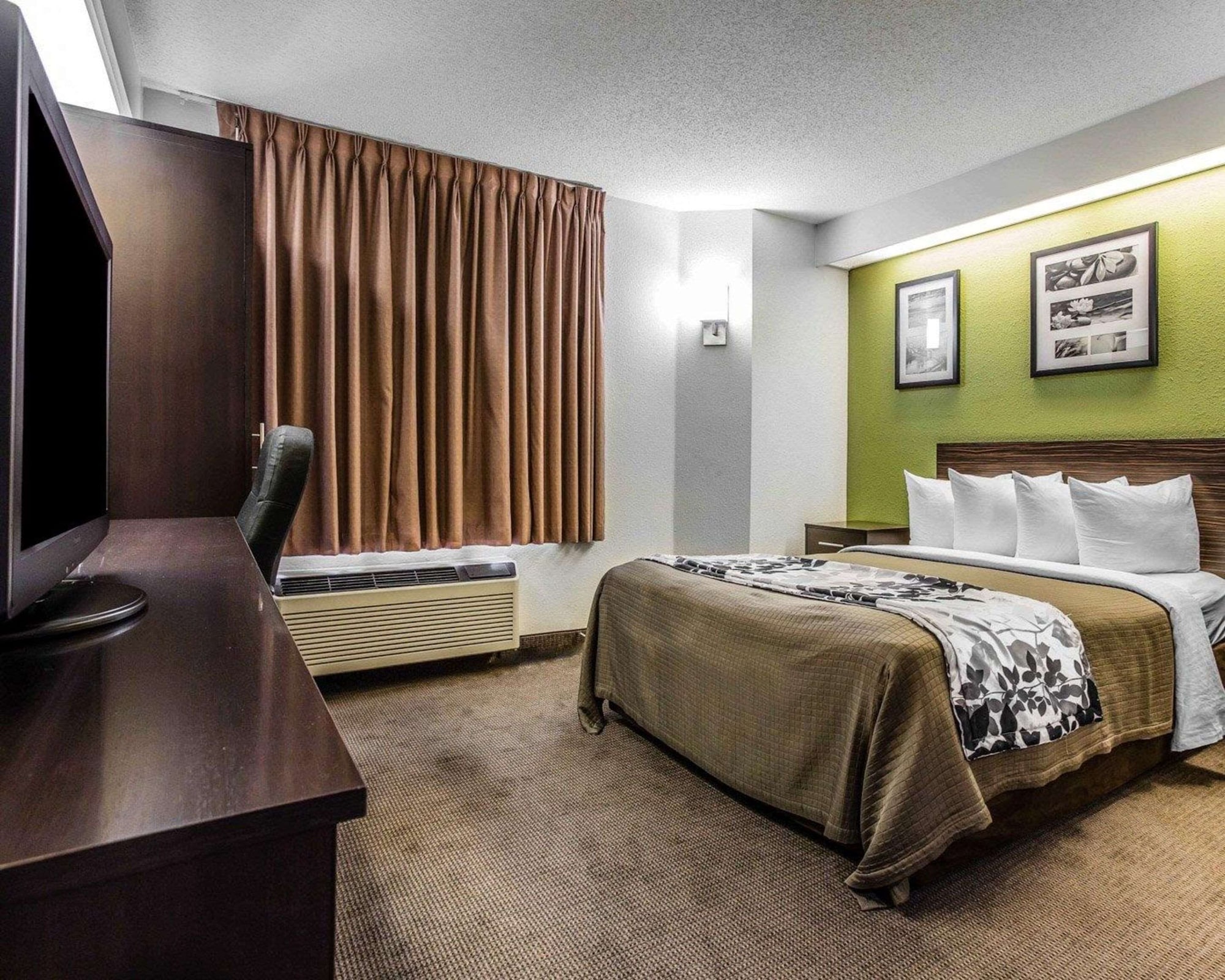ROOM, QUEEN BED