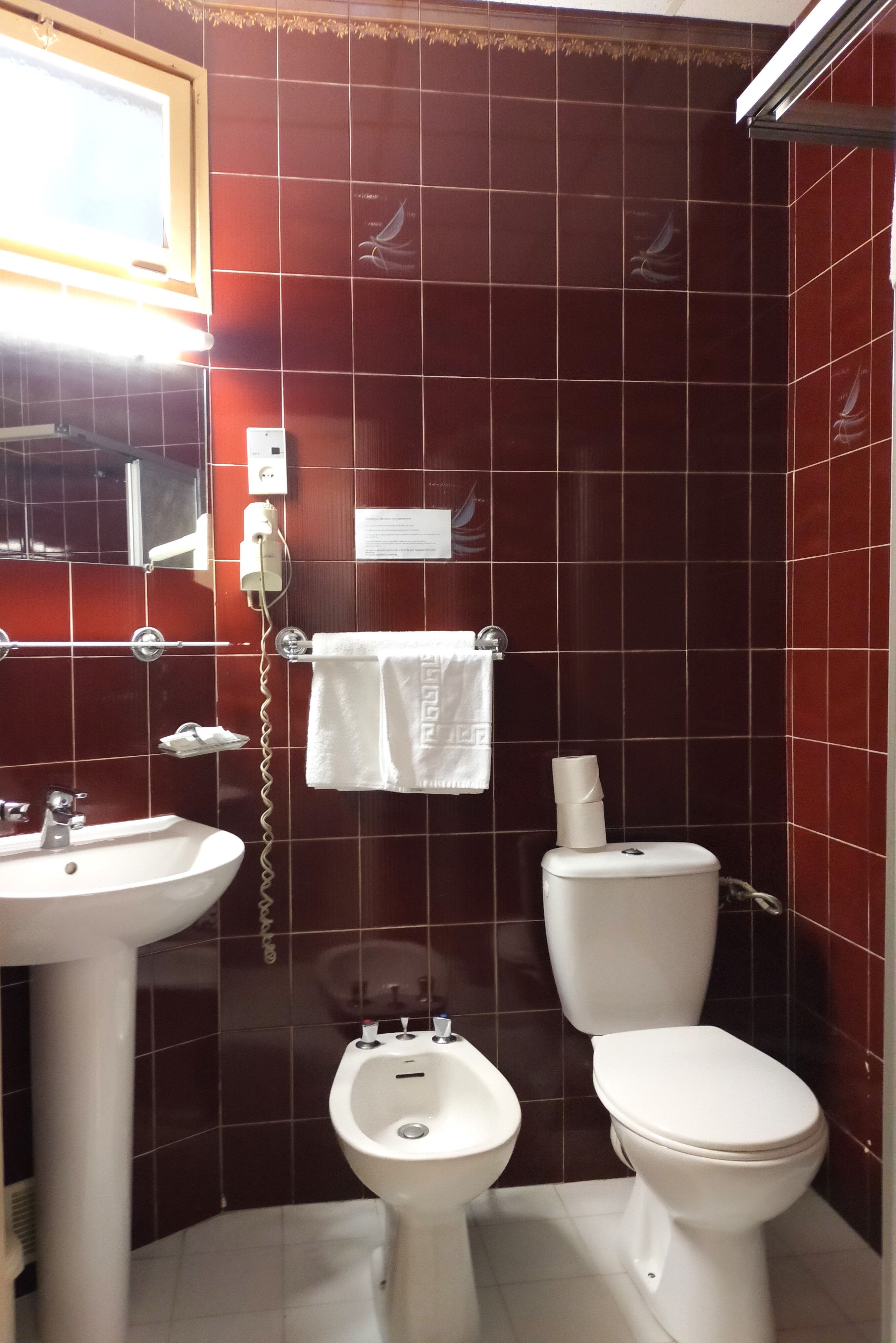 AU NOUVEL HOTEL 24/25