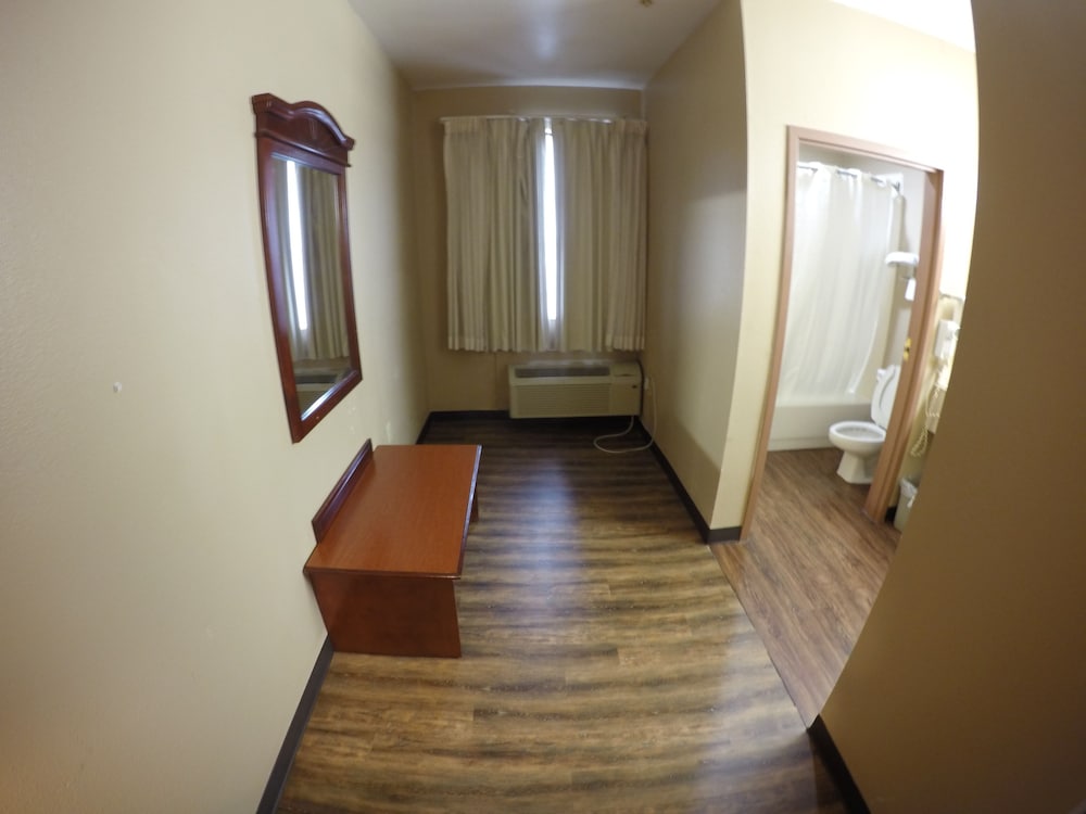Americas Best Value Inn La Porte 21/46