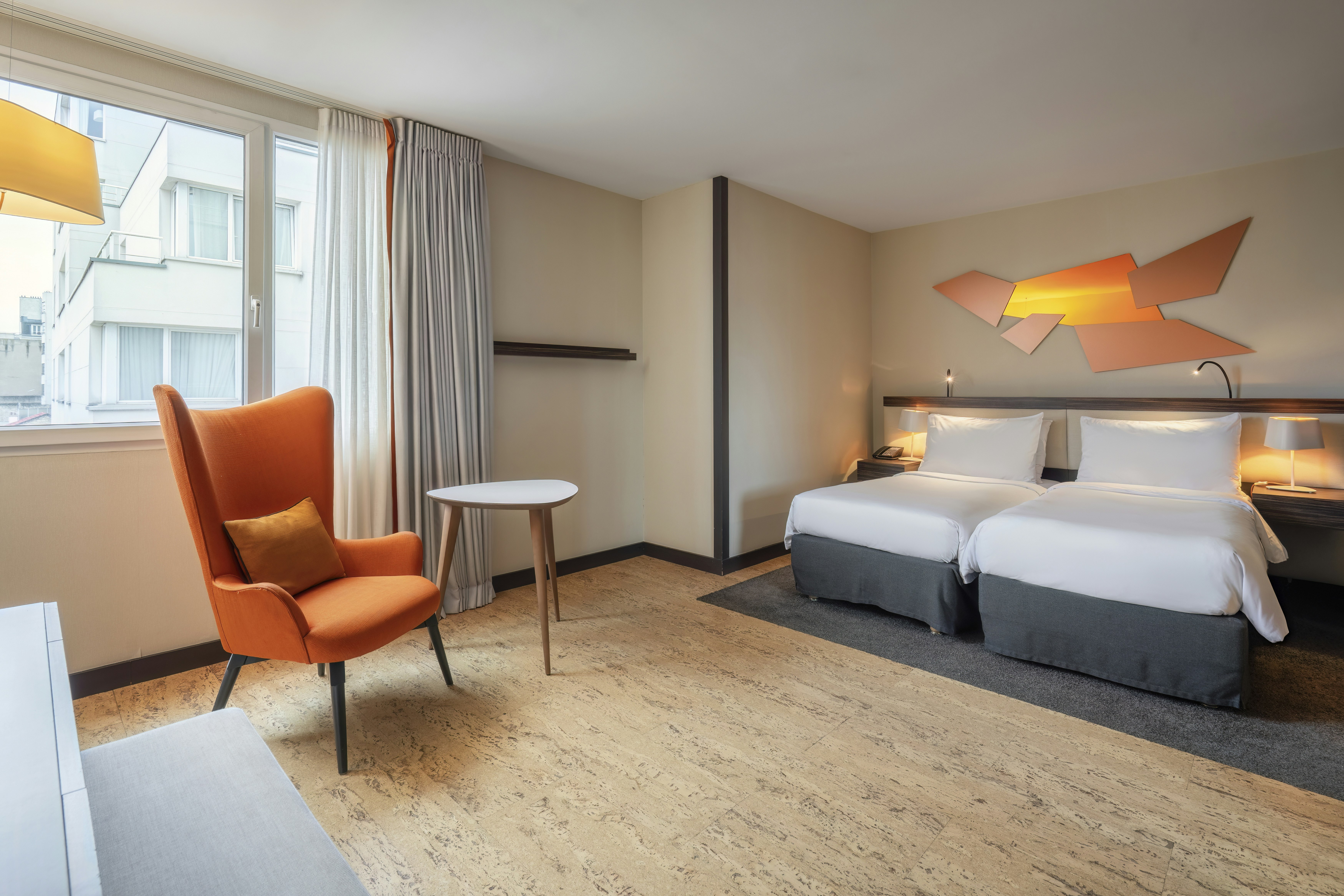 DELUXE, TWIN BEDS