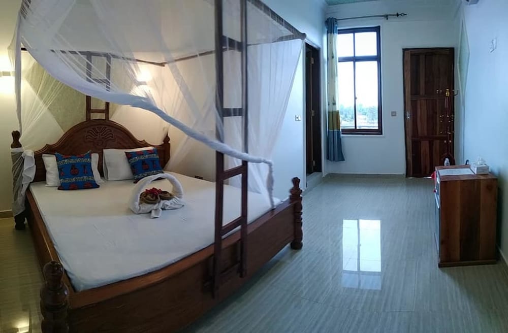 Mocco Beach Villa 52/78