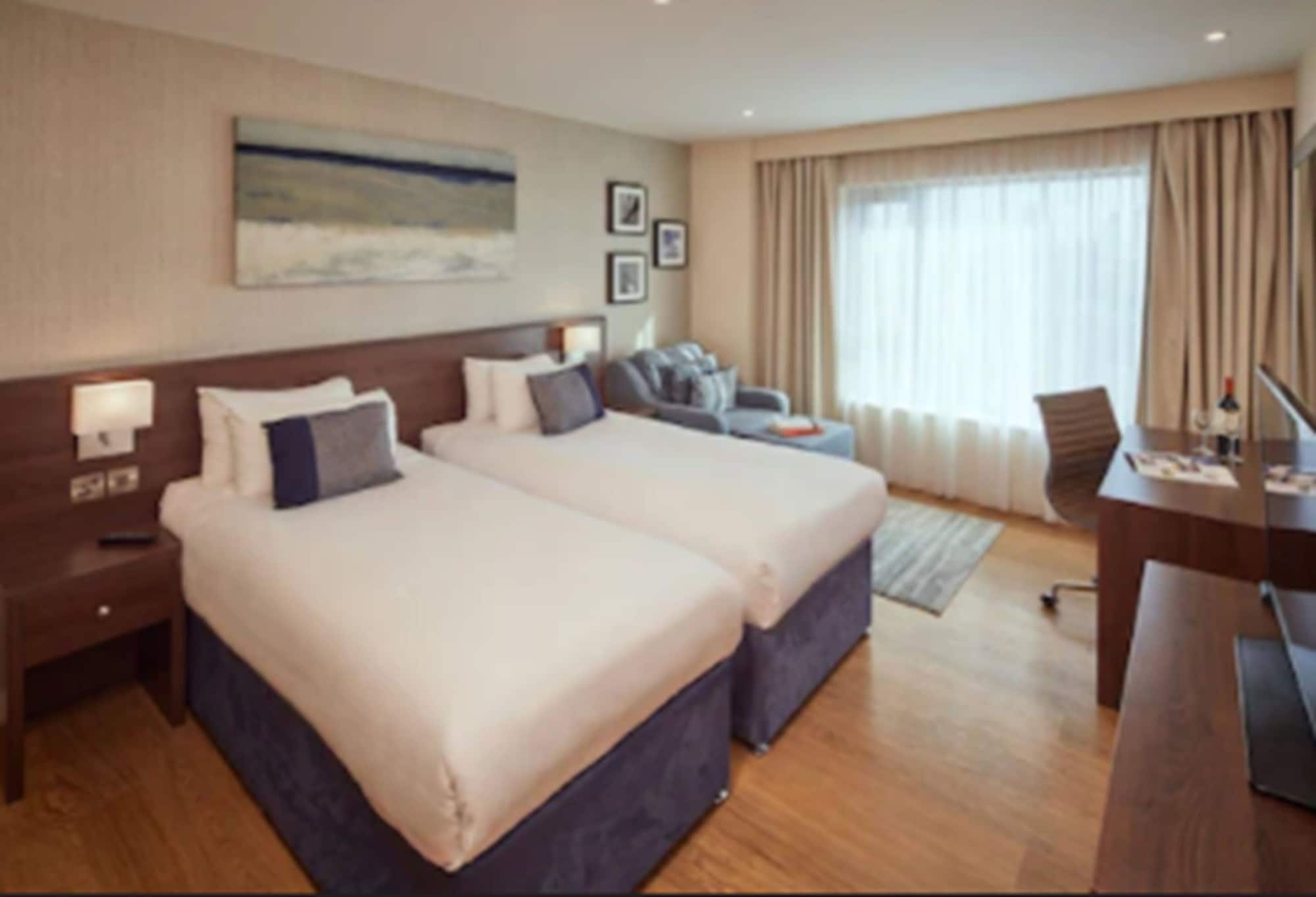 PREMIUM, STUDIO, TWIN BEDS