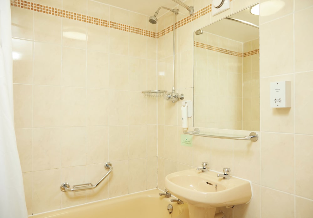 The Broughton Hotel M1 Jct 14 18/18