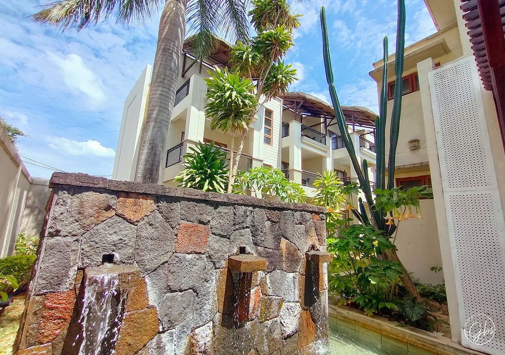 Grand Bay Suites 16/65
