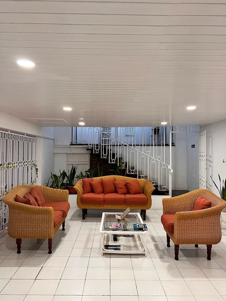 Monteray Apartment Hotel 28/48