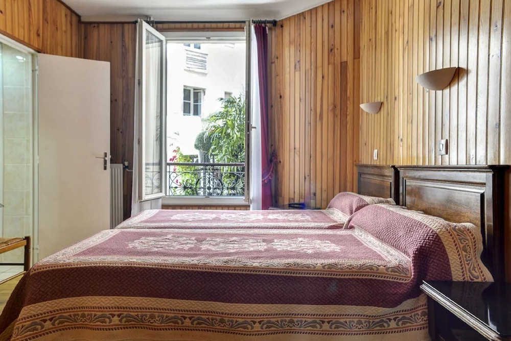 Hotel de Paris Nord 17/33
