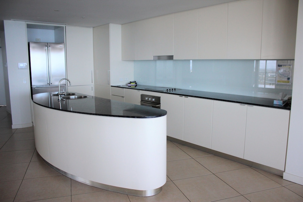 Blue C Coolangatta 5/77