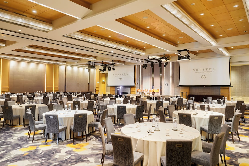 Sofitel Singapore City Centre 61/71