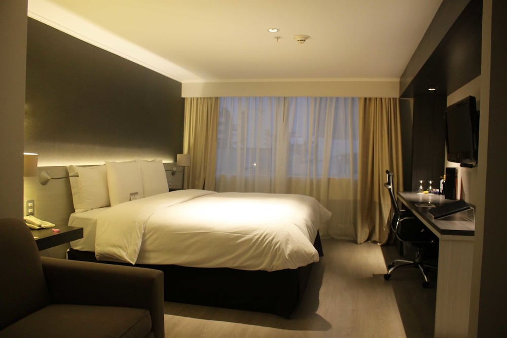 SUPERIOR, KING BED