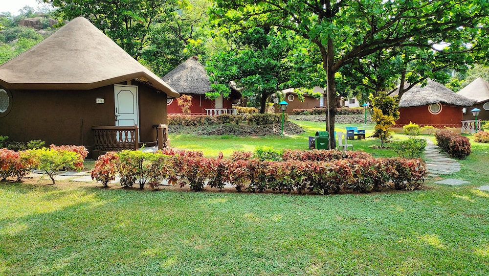 KISHKINDA HERITAGE RESORT 40/50