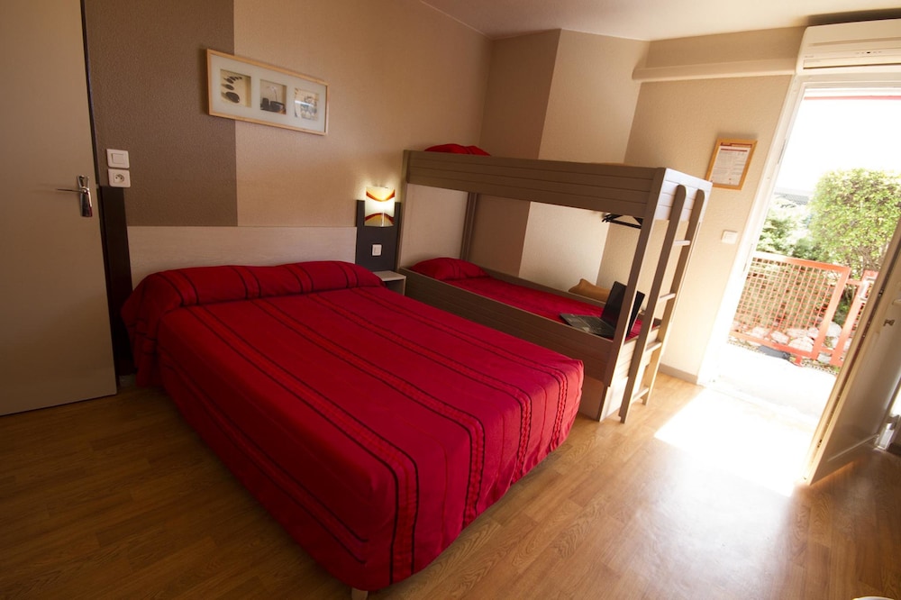 Brit Hotel Essentiel Sete Balaruc 13/50
