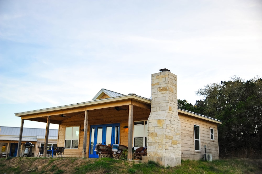 Hill Country Casitas 7/73