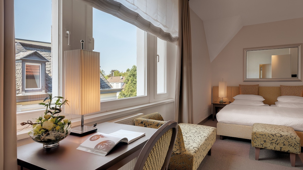 Villa Godesberg 18/36