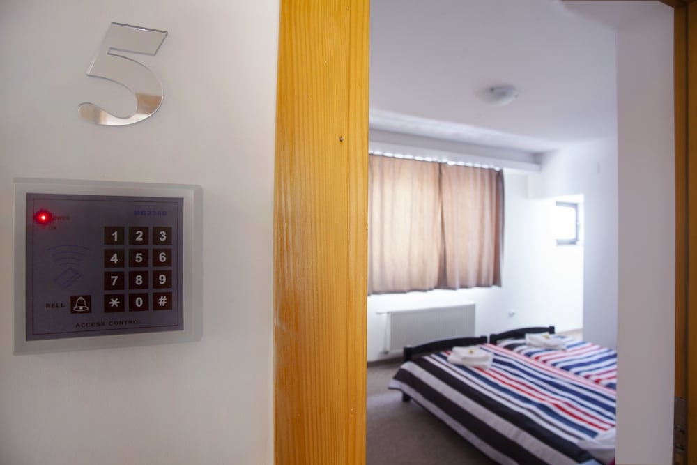 London Rooms Zagreb Airport 16/48