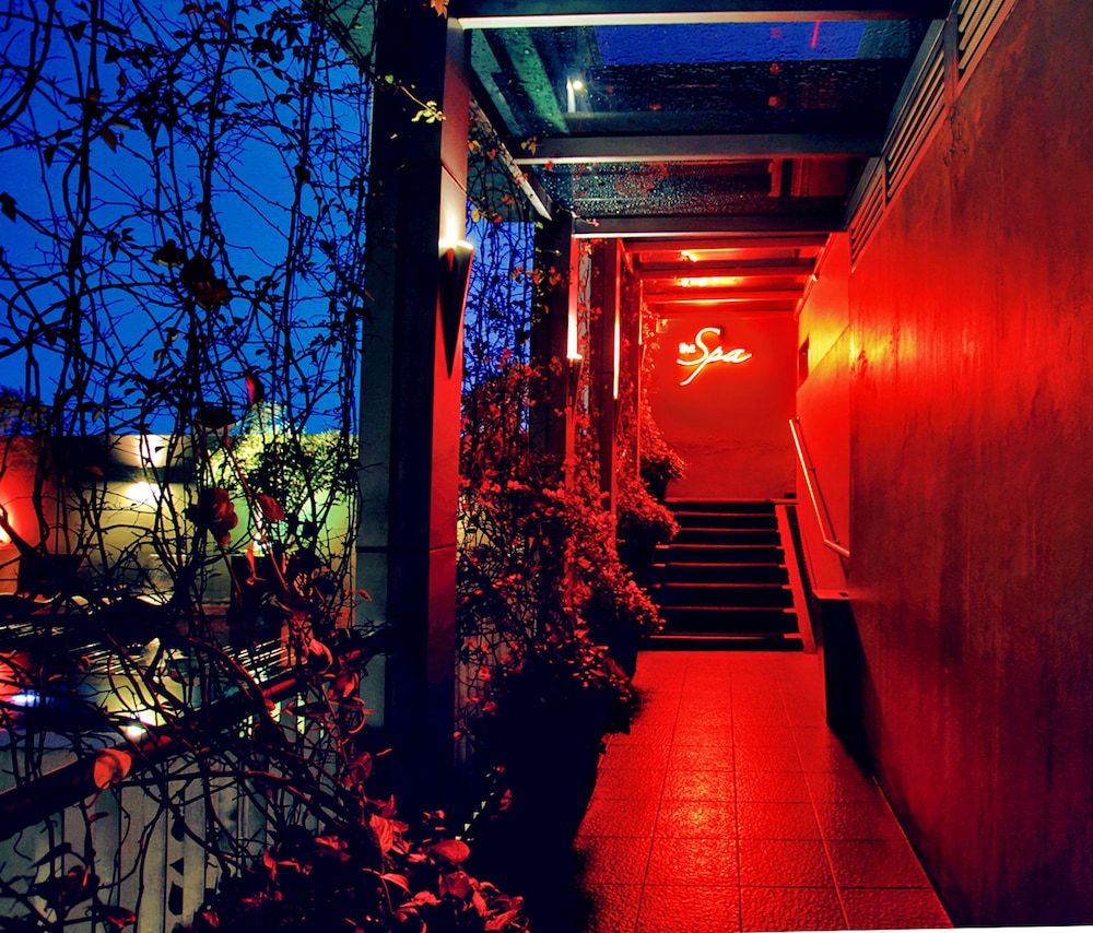 Sparks Life Jakarta, ARTOTEL Curated 28/50
