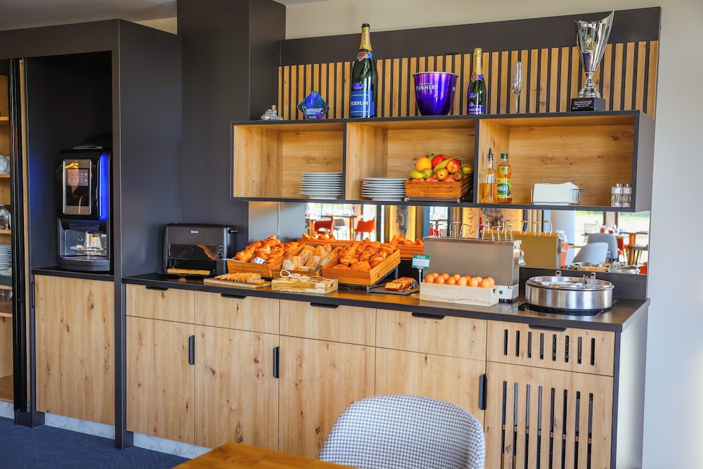 Brit Hotel Restaurant Le Cottage 39/62