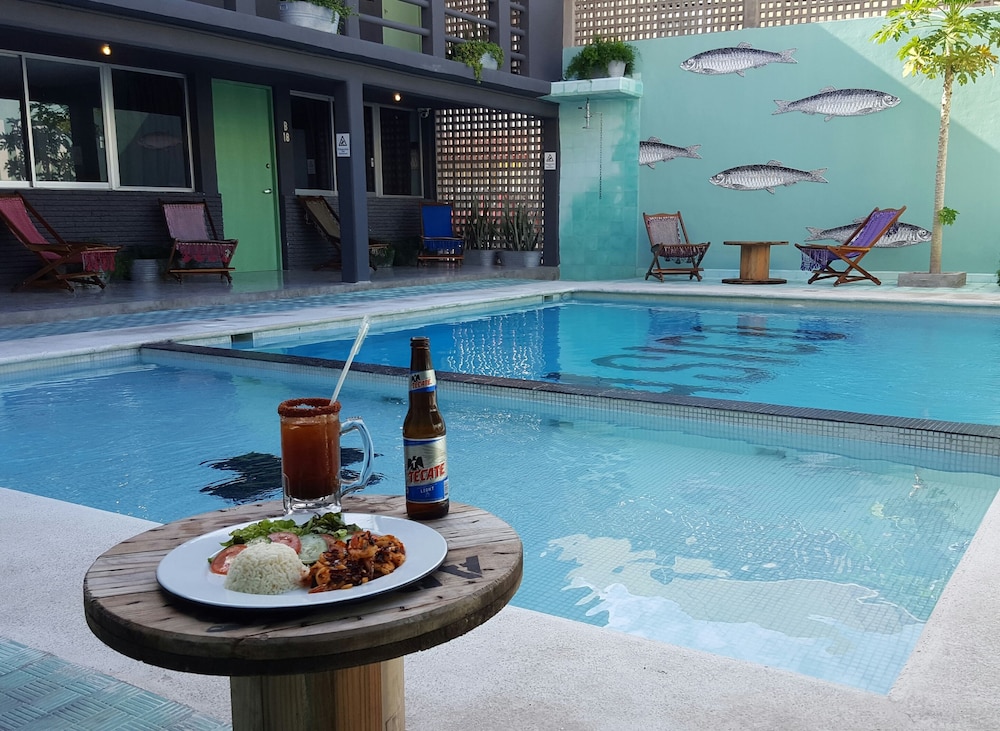 Mas Basico Hotel 8/54