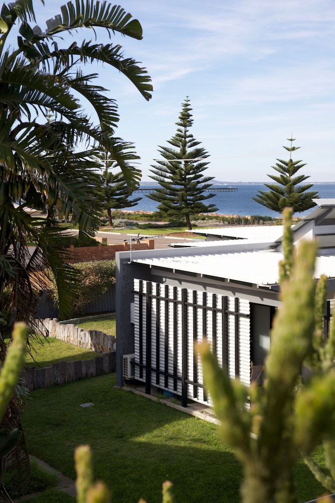 Esperance Island View Apartments 33/36