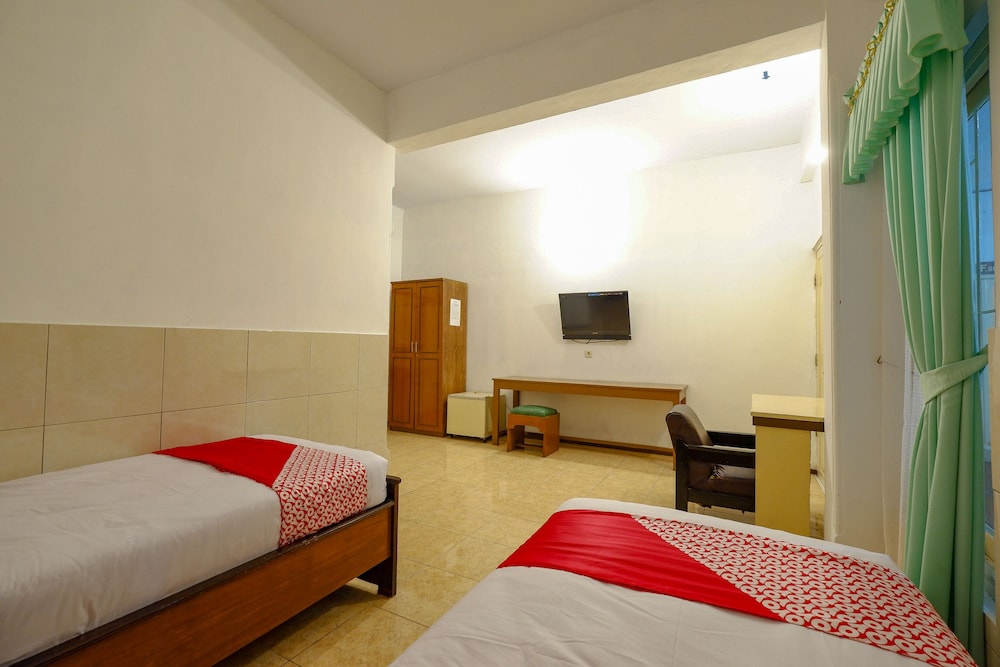 OYO 2855 Sartika Hotel Pati 16/42