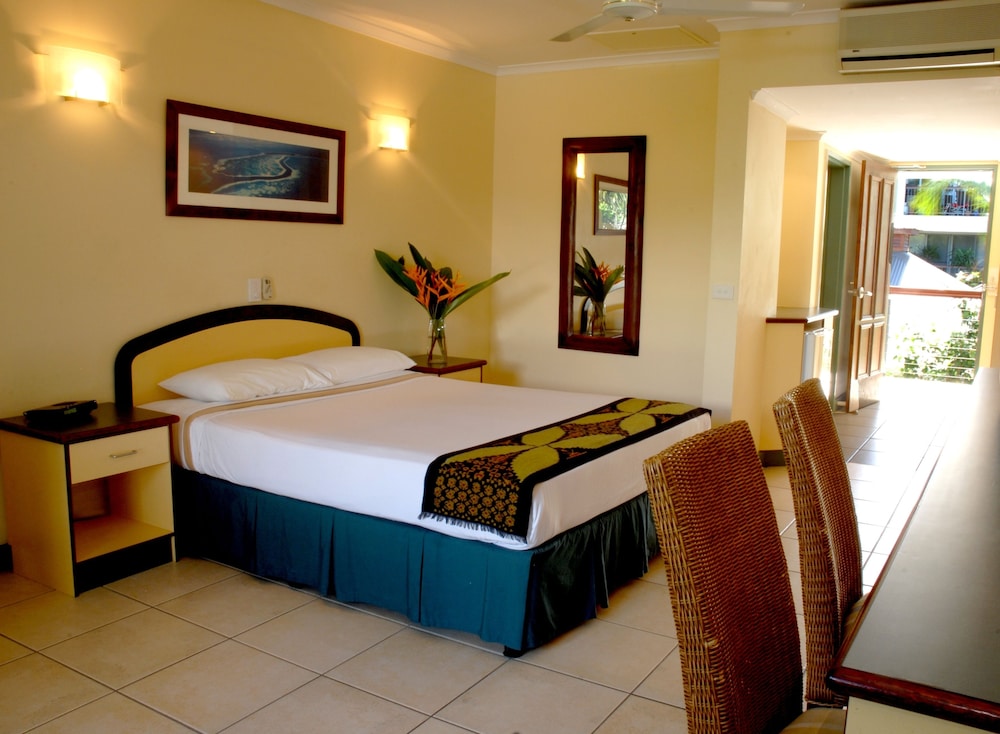 Bay Village Tropical Retreat 17/45