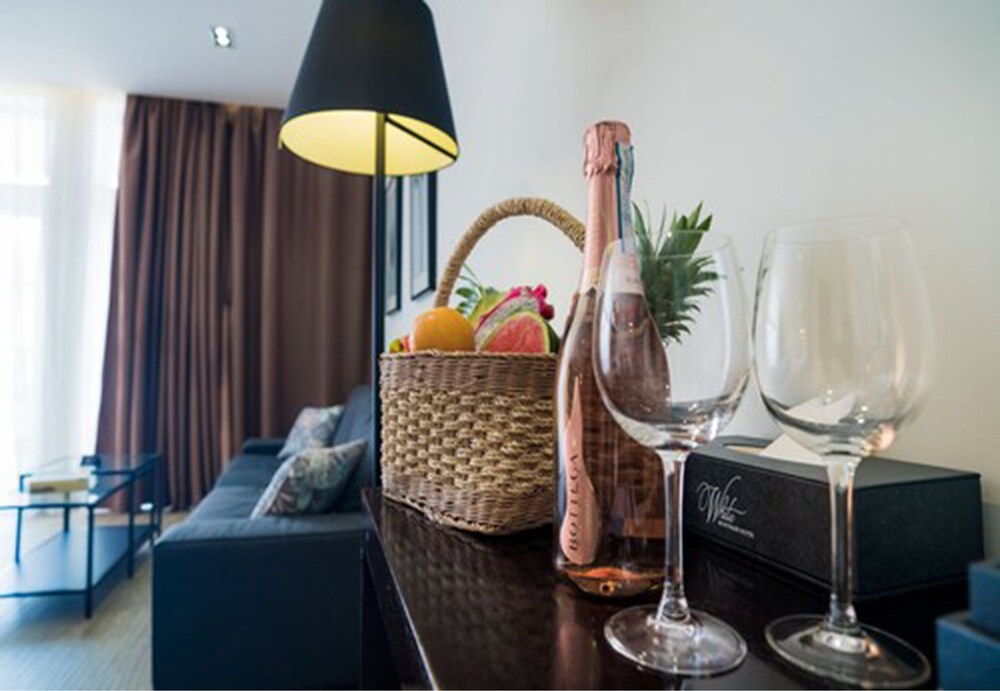 White Boutique Hotel and Residences 50/72