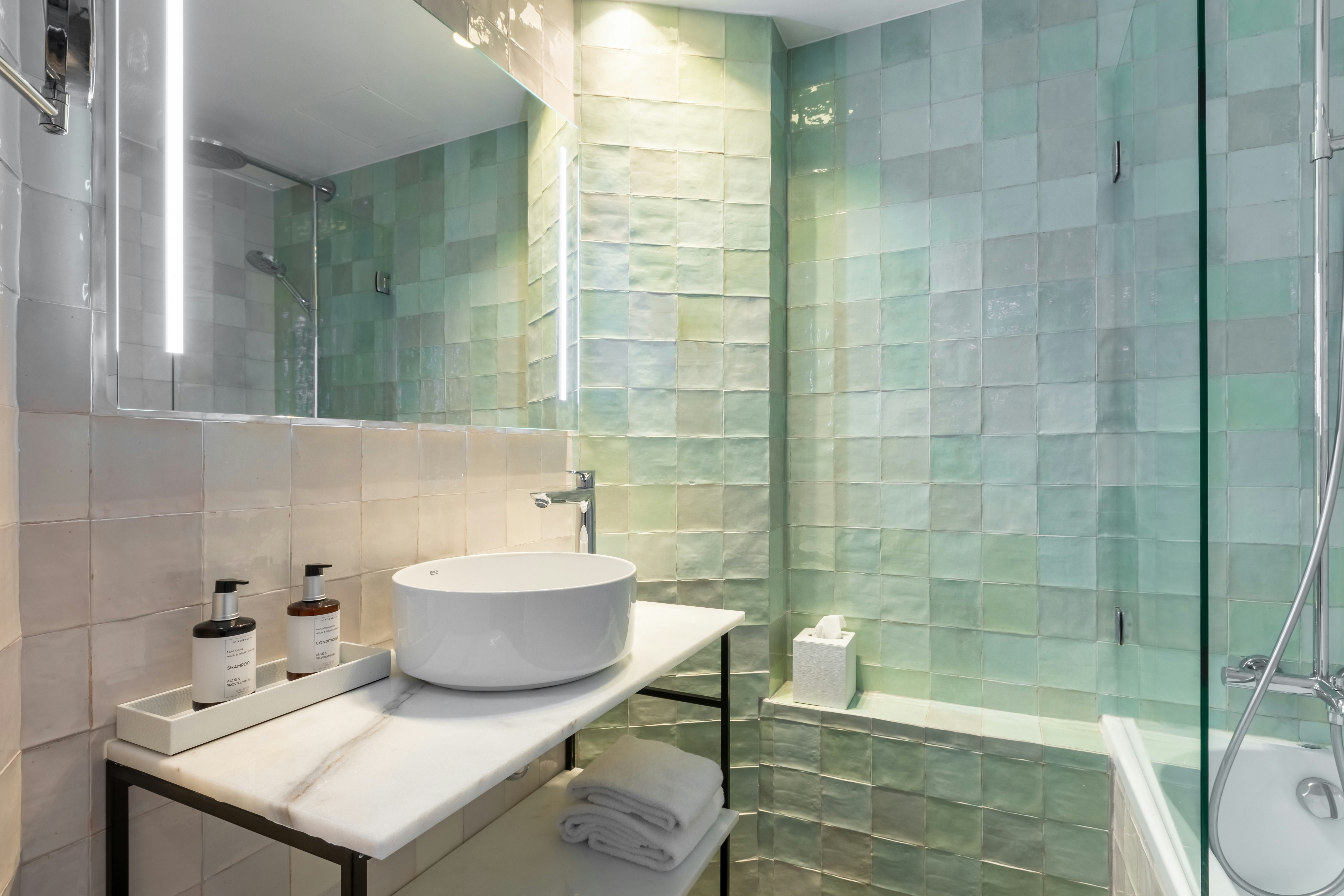 Voco Paris Montparnasse Ex Holiday Inn Paris Gare Montparnasse 62/64