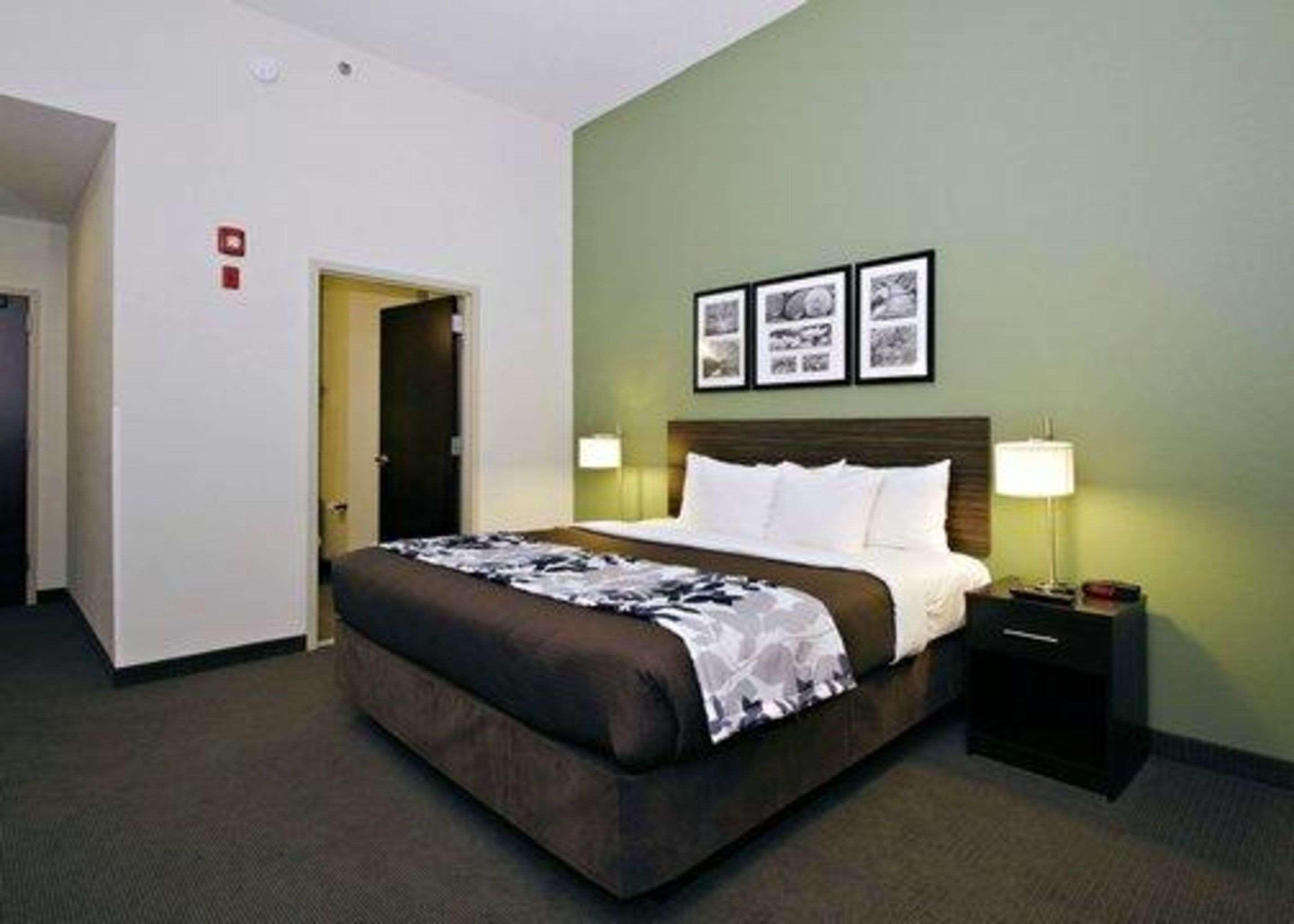 Sleep Inn & Suites Downtown Inner Harbor 7/30