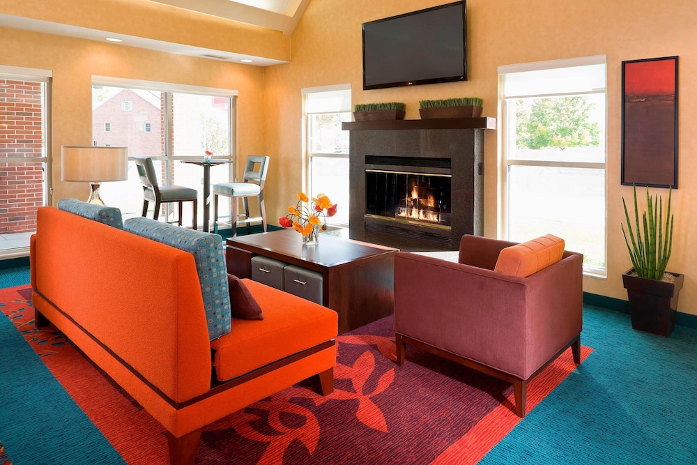 MainStay Suites Appleton Airport - Fox River Mall Area 27/46