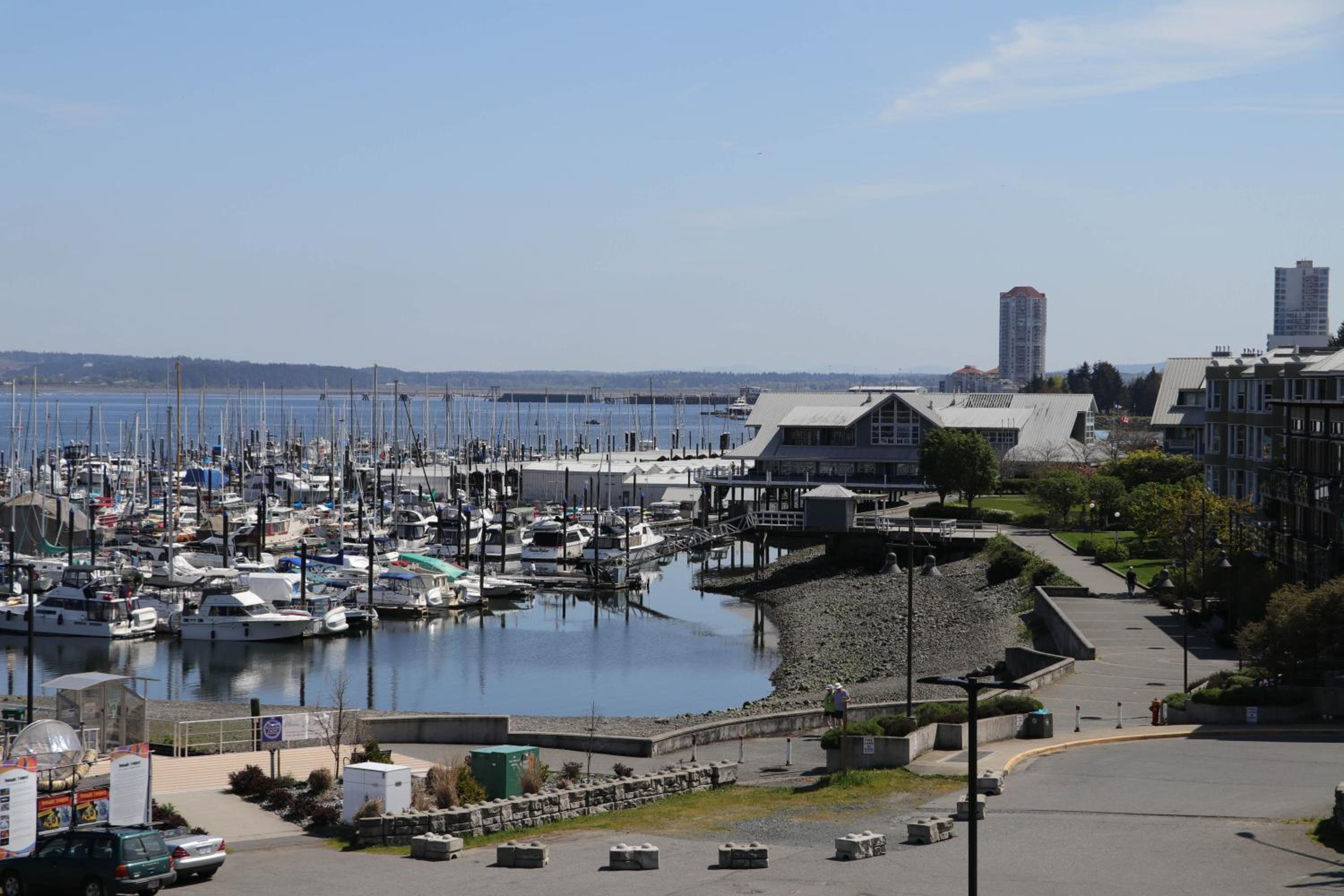 Waterfront Suites And Marina 26/29
