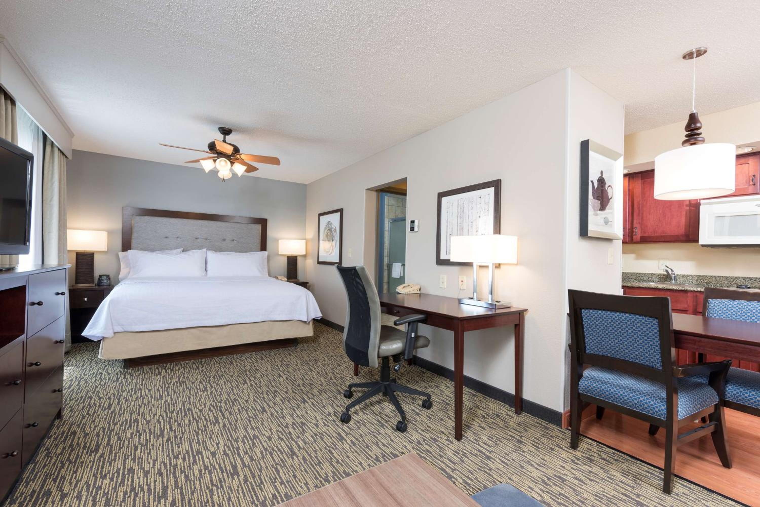 STUDIO, SUITE, KING BED, ACCESSIBLE