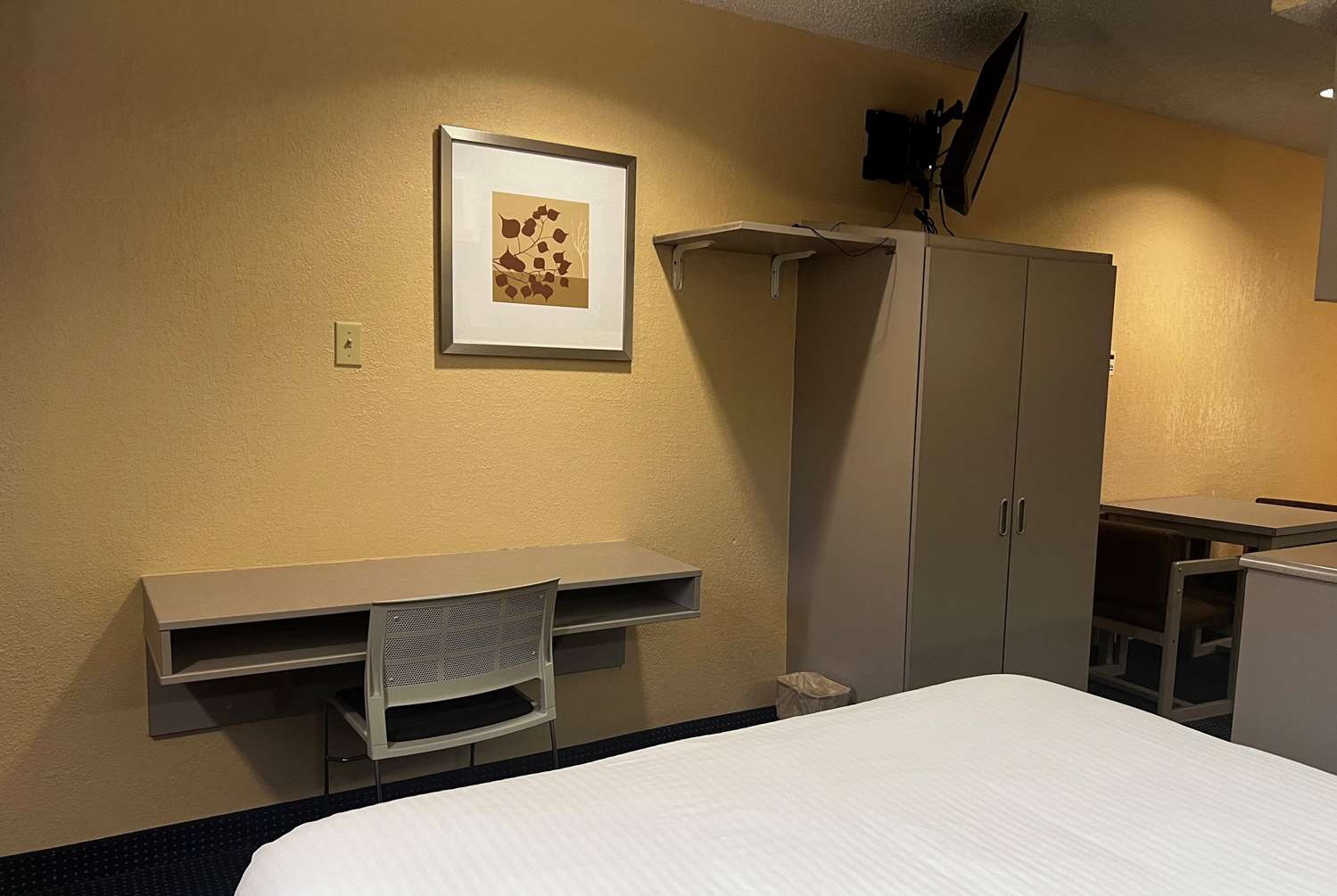Microtel Inn And Suites Houston 16/32