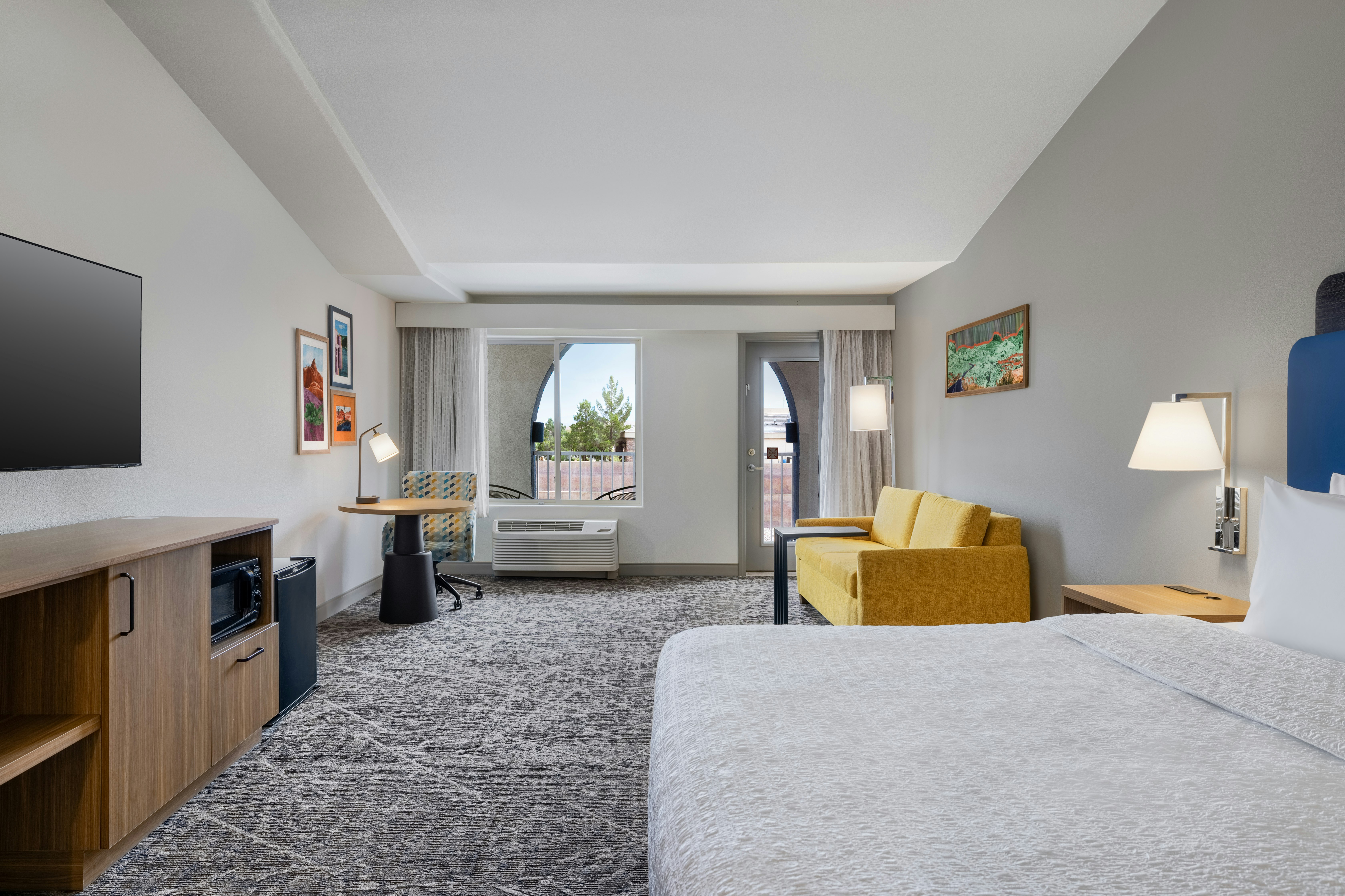 استوديو بسرير كينج بشرفة لذوي الإعاقة، Hampton Inn & Suites by Hilton Mesquite 2/2