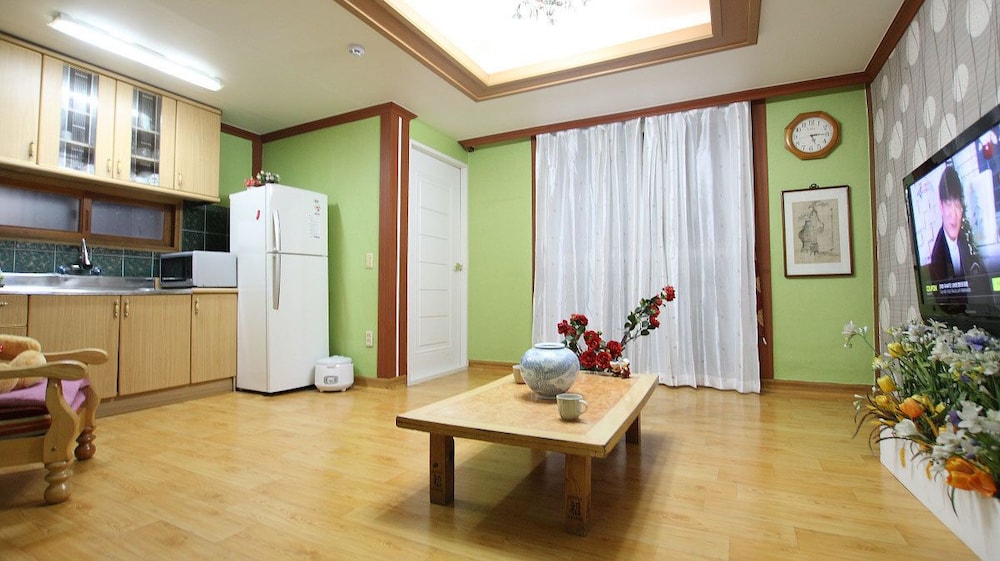Gyeongju Kb Pension 25/40