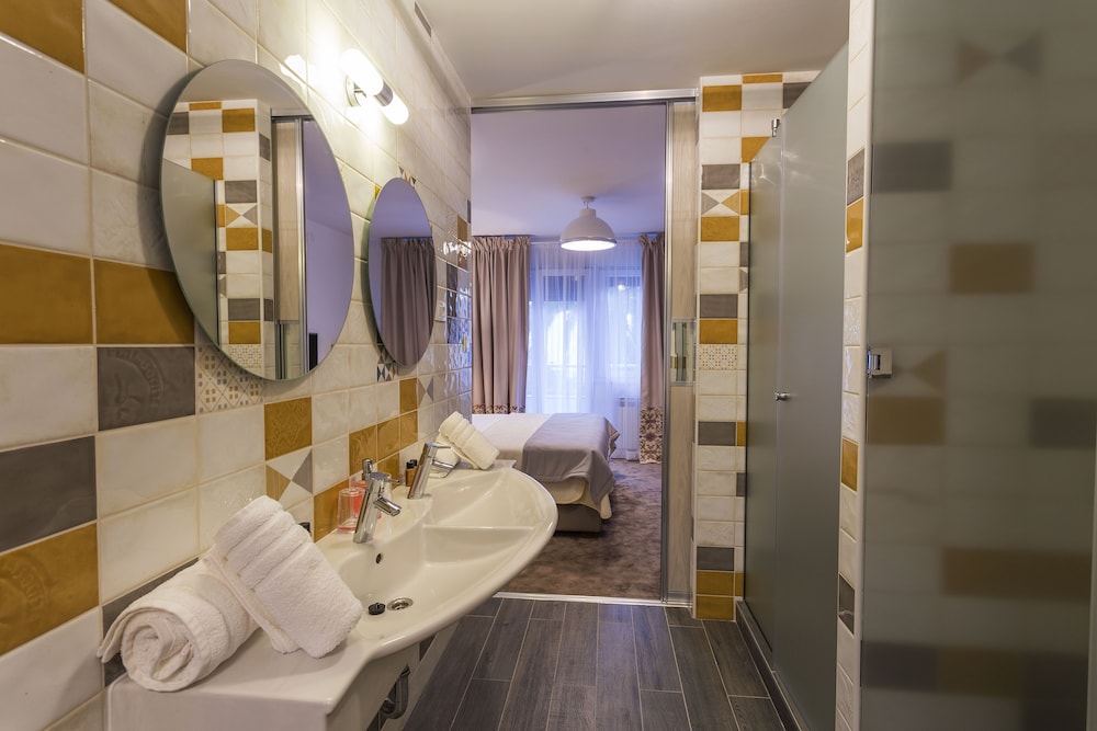 Boban Luxury Suites 76/80