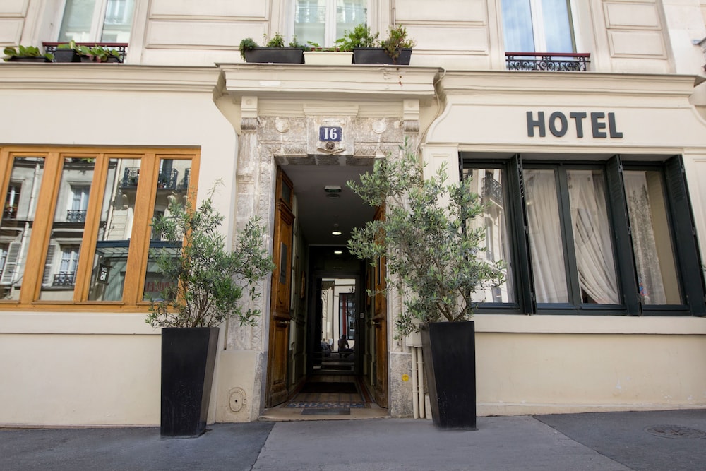 HOTEL MONTMARTRE 2/48