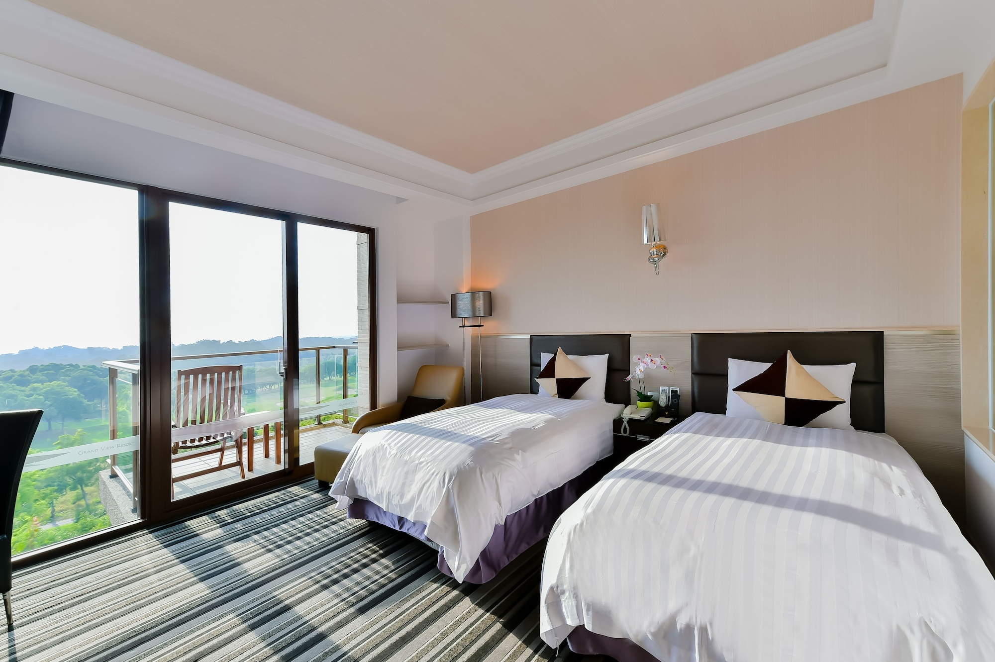 SUPERIOR, TWIN BEDS, GOLF COURSE VIEW
