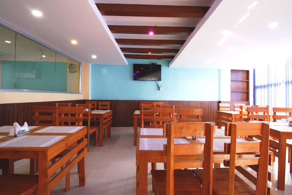 Everest Holiday Inn 24/28